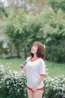 孤零飘落燕